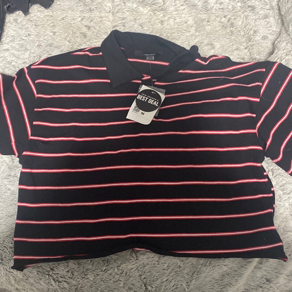 Black and red striped cropped t-shirt